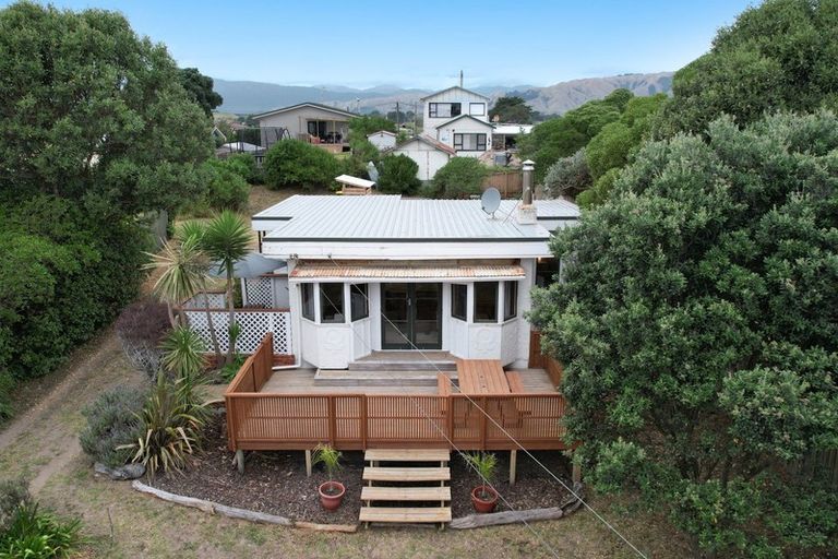 Photo of property in 36 Dixie Street, Te Horo Beach, Otaki, 5581