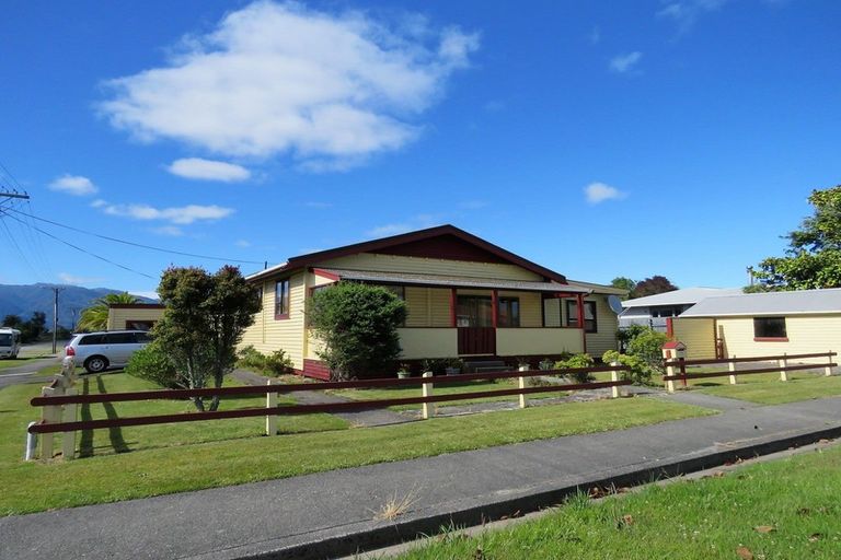 Photo of property in 20 Bentham Street, Westport, 7825