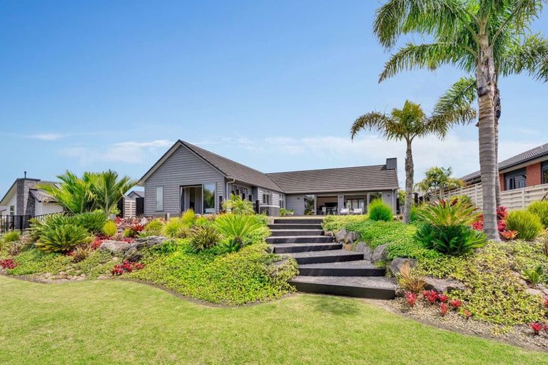 Photo of property in 4 Roseberry Place, Whitianga, 3510