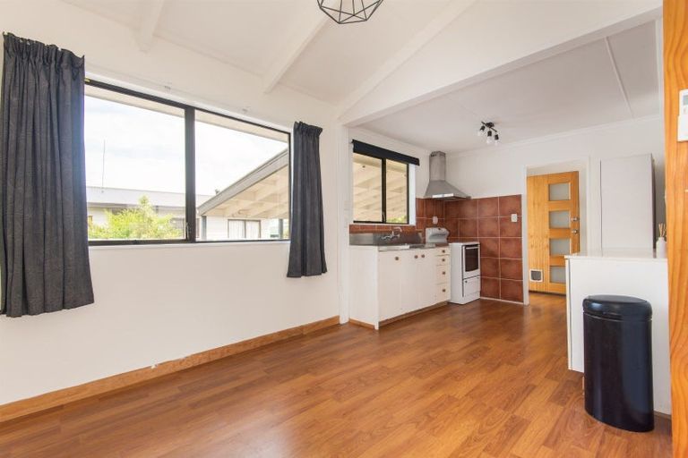 Photo of property in 21 Kowhai Street, Tokomaru, Palmerston North, 4474