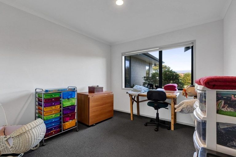 Photo of property in 3 Larlin Heights, Hawera, 4675