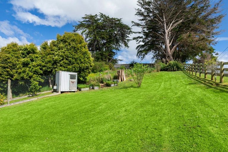 Photo of property in 32 Jeffs Road, Dairy Flat, Albany, 0794