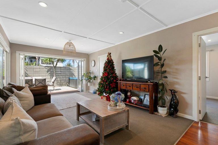 Photo of property in 32a Oceanbeach Road, Mount Maunganui, 3116