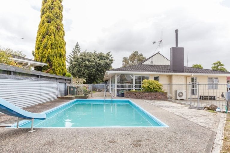 Photo of property in 19 Terry Crescent, Milson, Palmerston North, 4414