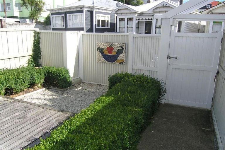 Photo of property in 2/7 Henry Street, Kilbirnie, Wellington, 6022