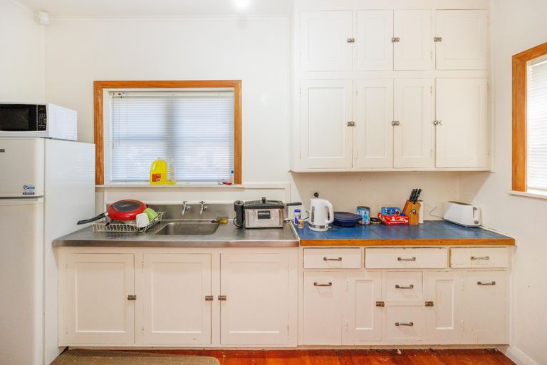 Photo of property in 200 College Street, West End, Palmerston North, 4412