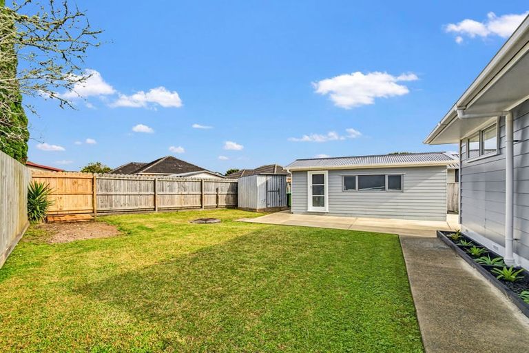 Photo of property in 127b Bruce Mclaren Road, Henderson, Auckland, 0612