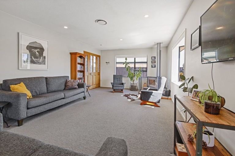 Photo of property in 5 Somerset Place, Woodend, 7610