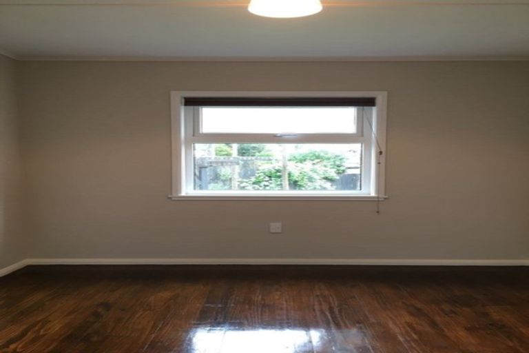 Photo of property in 3/24 Woodside Road, Massey, Auckland, 0614