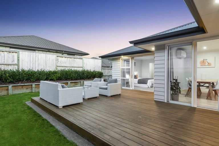 Photo of property in 24 Penetaka Heights, Pyes Pa, Tauranga, 3112