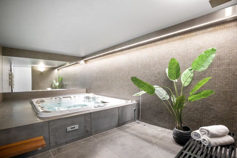 Photo of property in 137 Shore Road, Remuera, Auckland, 1050