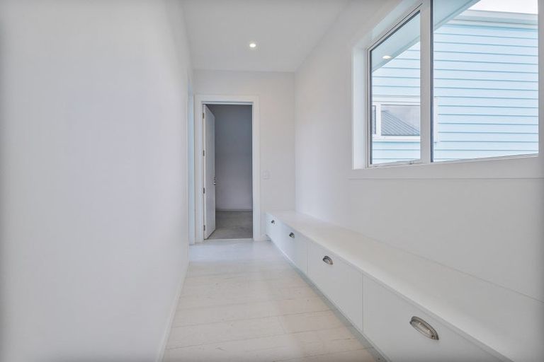 Photo of property in 17 Waitotara Way, Whitianga, 3510