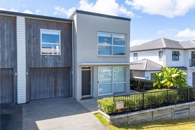 Photo of property in 3 Matairangi Avenue, Totara Heights, Auckland, 2105