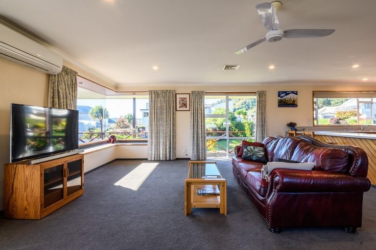 Photo of property in 12 Matai Place, Waikawa, Picton, 7220