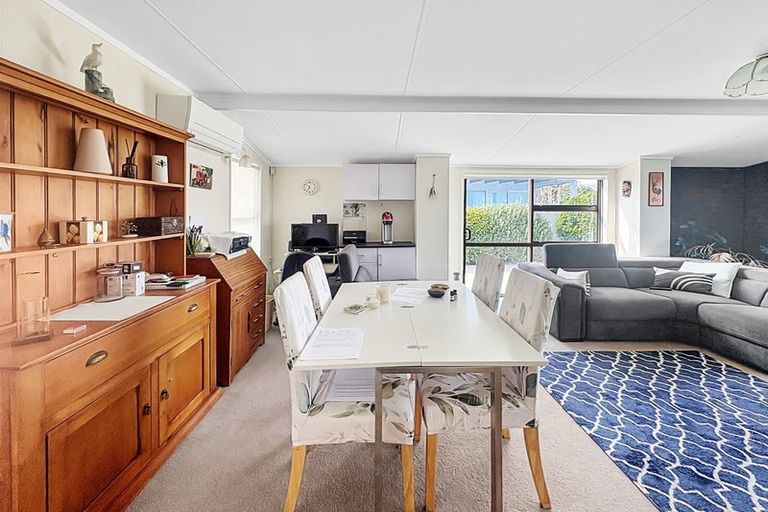 Photo of property in 11 Hartley Street, Foxton Beach, Foxton, 4815