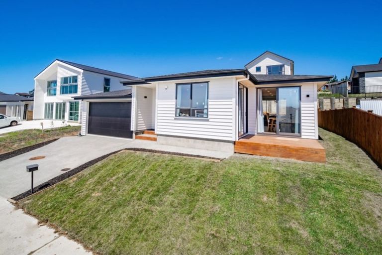 Photo of property in 11 Resolution Drive, Gulf Harbour, Whangaparaoa, 0930