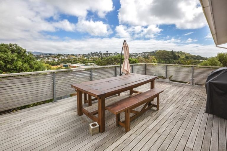 Photo of property in 5 Garboard Lane, Whitby, Porirua, 5024