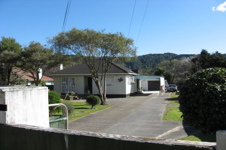 Photo of property in 8 Coast Road, Wainuiomata, Lower Hutt, 5014
