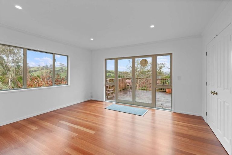 Photo of property in 1175 South Head Road, South Head, Helensville, 0874