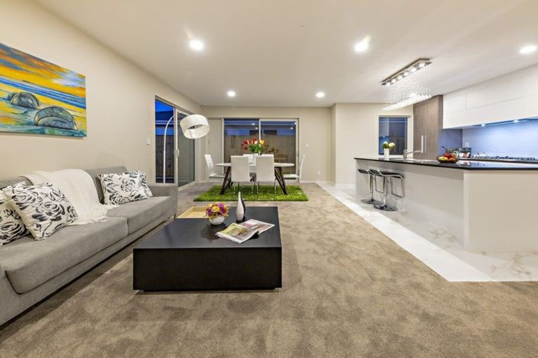 Photo of property in 11 Kapia Drive, Takanini, 2112