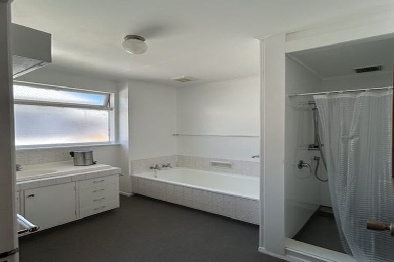 Photo of property in 126 Coutts Street, Kilbirnie, Wellington, 6022