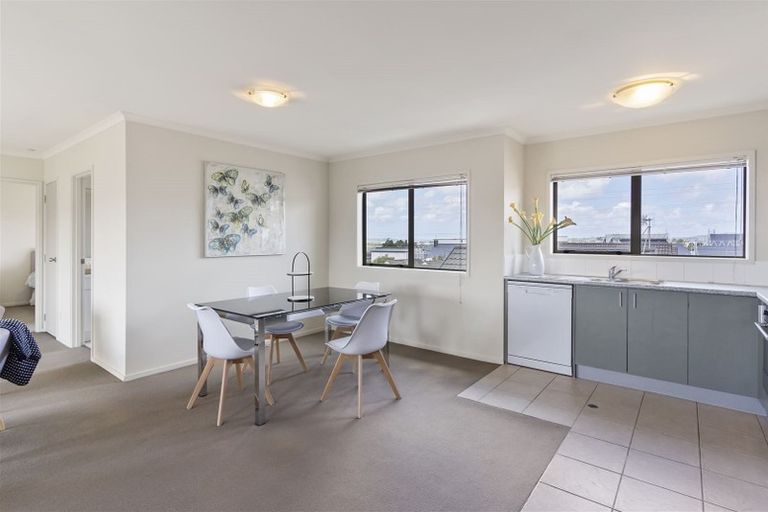 Photo of property in St Claire Village, 175/172 Mcleod Road, Te Atatu South, Auckland, 0610