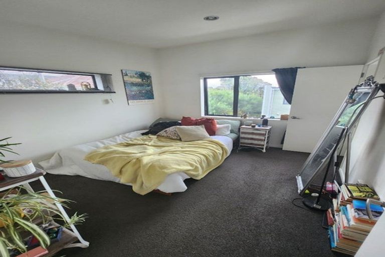 Photo of property in 11 Gordon Place, Newtown, Wellington, 6021