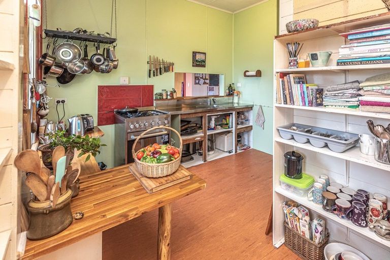 Photo of property in 25 Brassey Street, Waverley, 4510