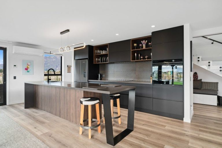 Photo of property in 3b Wallace Place, Westown, New Plymouth, 4310