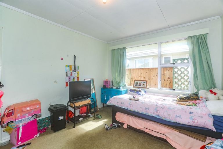 Photo of property in 128 Great South Road, Huntly, 3700