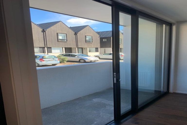 Photo of property in 19 Jean Caldwell Way, Island Bay, Wellington, 6023