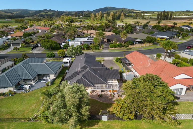 Photo of property in 19 Oriental Parade, Papamoa Beach, Papamoa, 3118