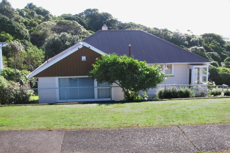 Photo of property in 8 Ngahue Crescent, Elsdon, Porirua, 5022