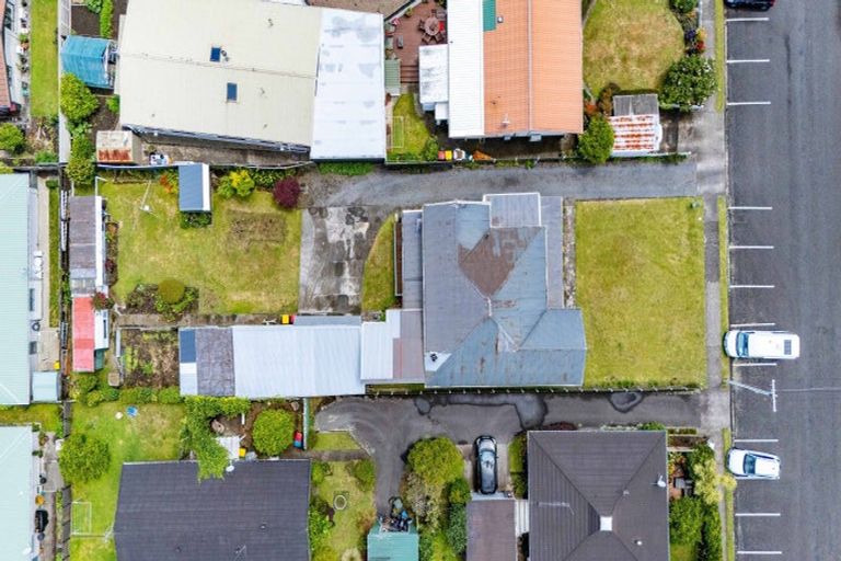 Photo of property in 10 Norman Street, Lower Vogeltown, New Plymouth, 4310