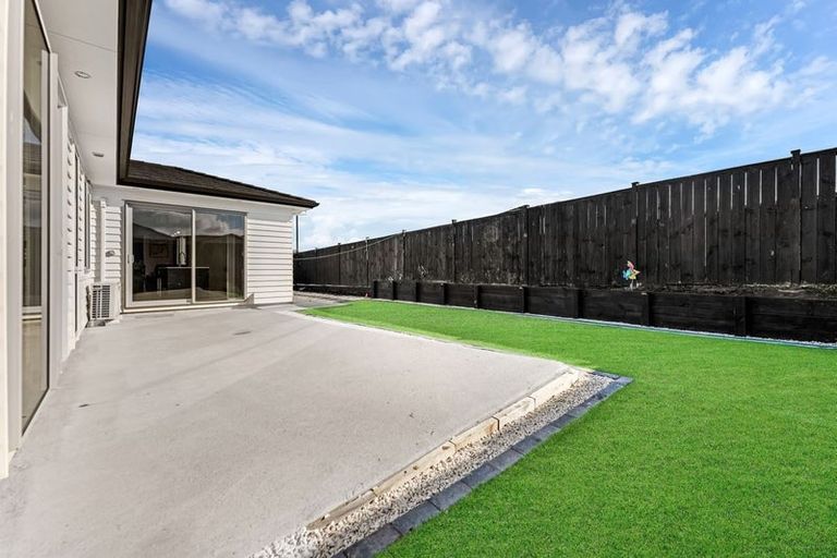 Photo of property in 18 Calder Crescent, Pokeno, 2402