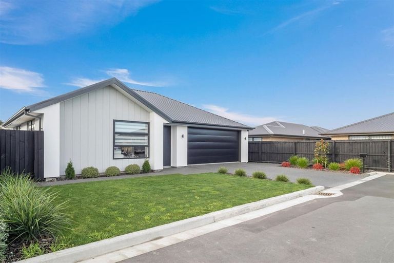 Photo of property in 7 Olearia Lane, Halswell, Christchurch, 8025