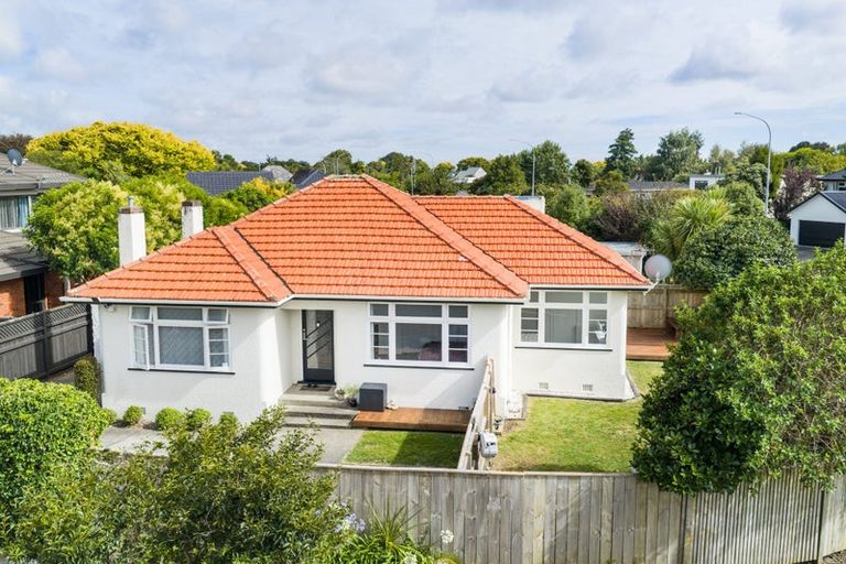 Photo of property in 35 Hardie Street, Hokowhitu, Palmerston North, 4410