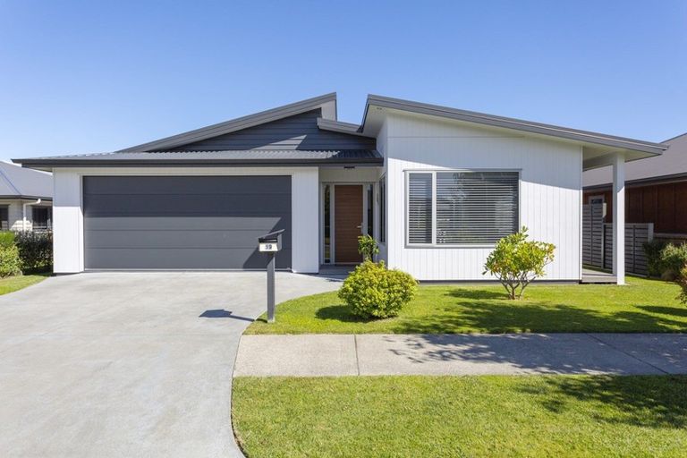 Photo of property in 19 Noumea Drive, Rangatira Park, Taupo, 3330