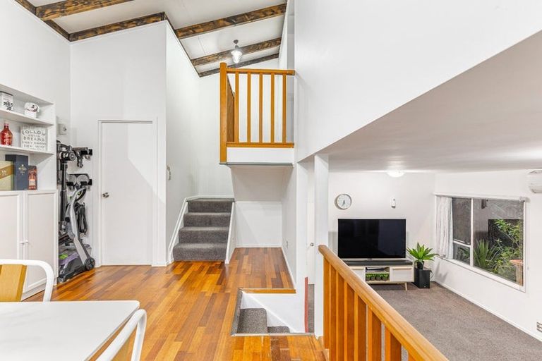 Photo of property in 4/42 Manuka Road, Glenfield, Auckland, 0629