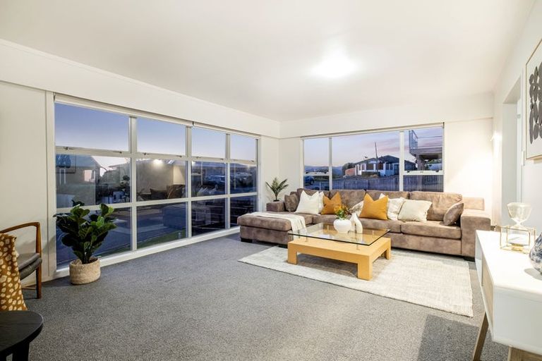 Photo of property in 6 Tregear Place, Camborne, Porirua, 5026