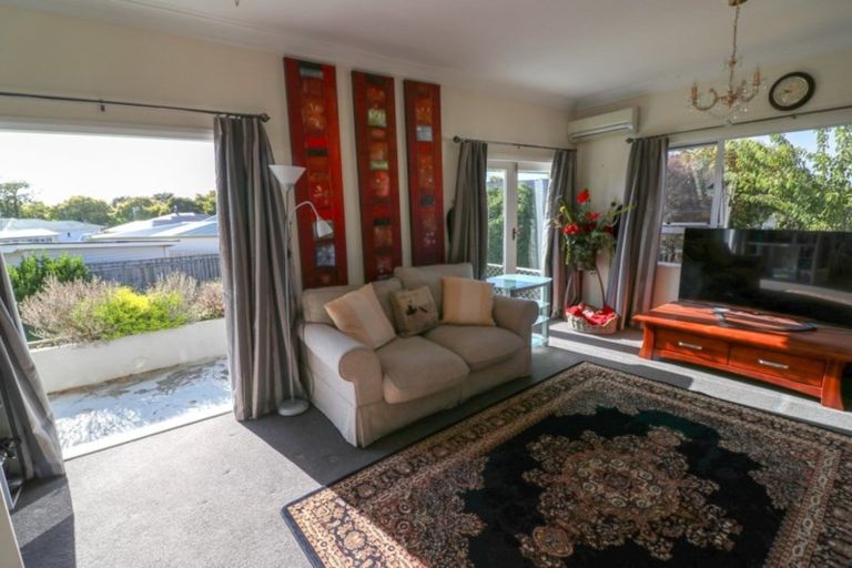Photo of property in 32 Queen Street, Dannevirke, 4930