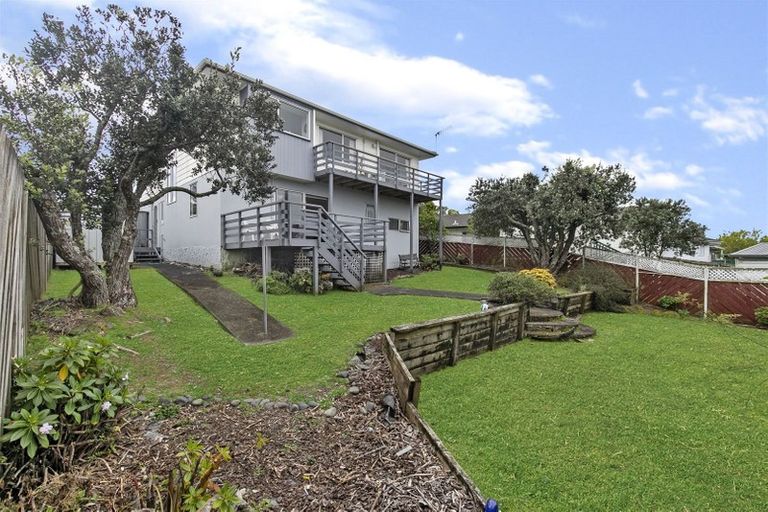 Photo of property in 29 Athena Drive, Totara Vale, Auckland, 0629