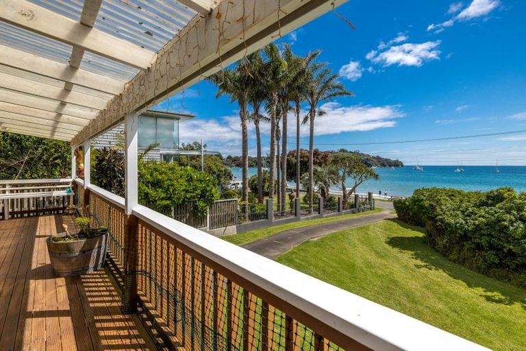 Photo of property in 16 Beach Parade, Oneroa, Waiheke Island, 1081