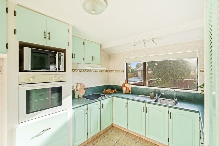 Photo of property in 34 Norfolk Crescent, Otaki Beach, Otaki, 5512