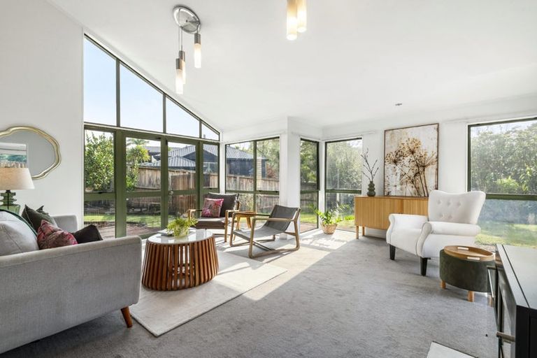 Photo of property in 43 Unsworth Drive, Unsworth Heights, Auckland, 0632