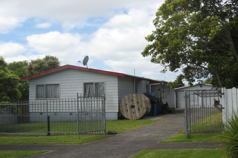 Photo of property in 14 Cottrell Place, Clendon Park, Auckland, 2103