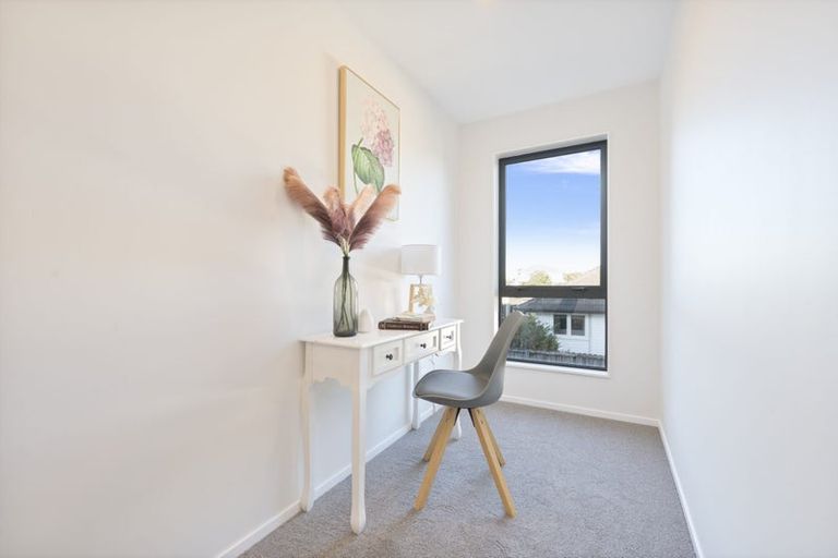 Photo of property in 35c Hereford Street, Te Atatu Peninsula, Auckland, 0610