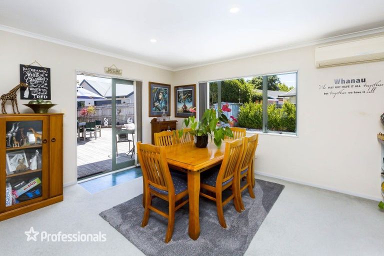 Photo of property in 8 Carlow Grove, Birchville, Upper Hutt, 5018