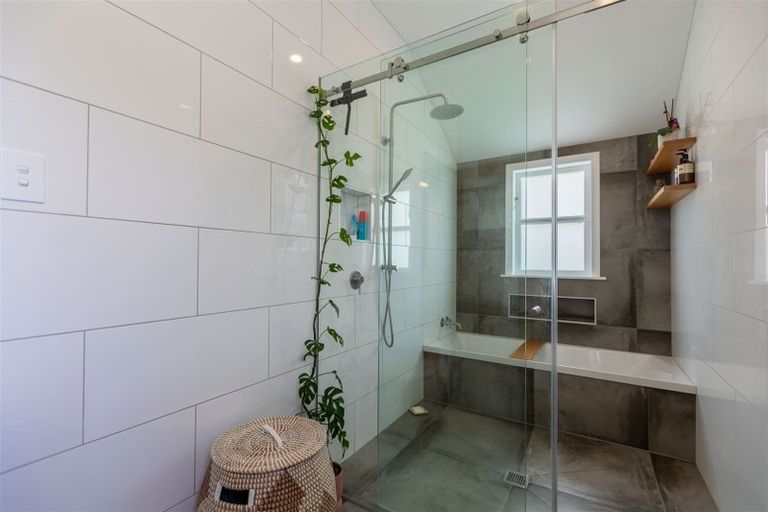 Photo of property in 5 Barker Road, Marewa, Napier, 4110