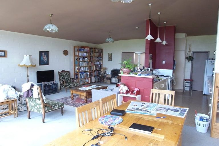 Photo of property in 6 Otamarau Grove, Maungaraki, Lower Hutt, 5010